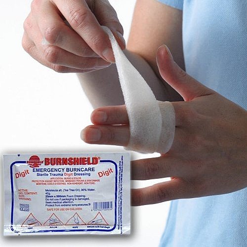 Burnshield Sterile Pain Relief Cooling Digit Burn Dressing for Sunburn, Open Flame and Hot Water 1″ x 20″ (2.5 cm x 50 cm)